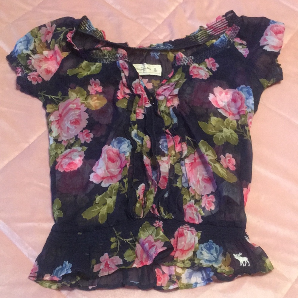 A&F ruffle top